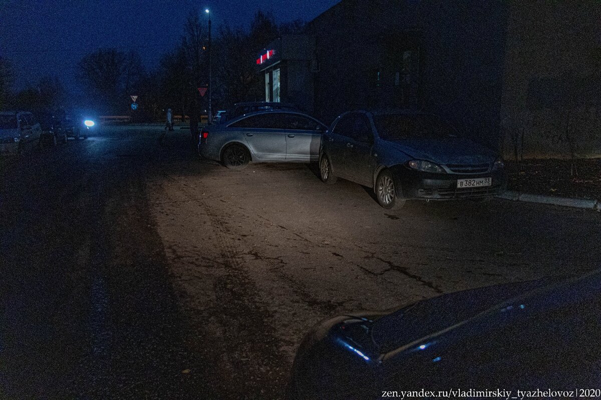 Явно видно, что правая фара светит лучше!