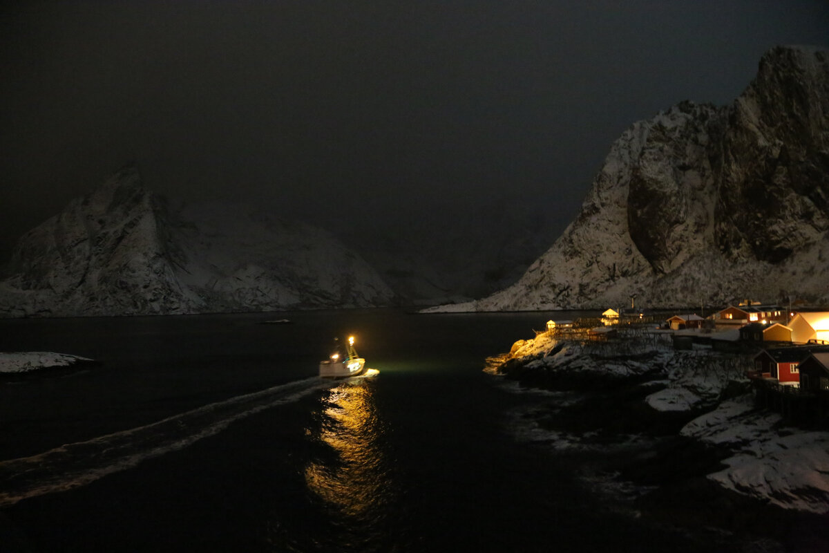Хамной зимой, время 14:00. Полярная ночь