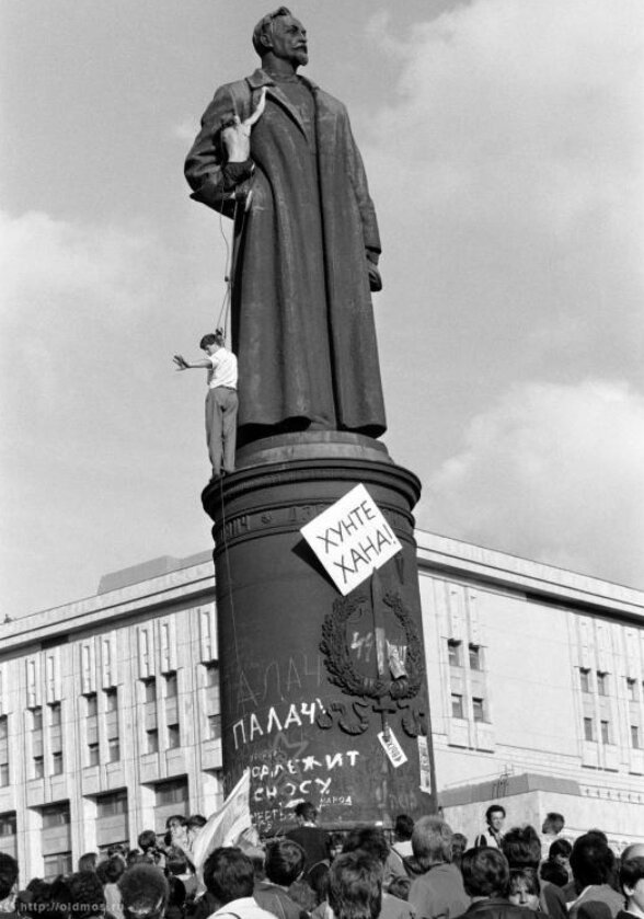 Памятник дзержинскому в москве