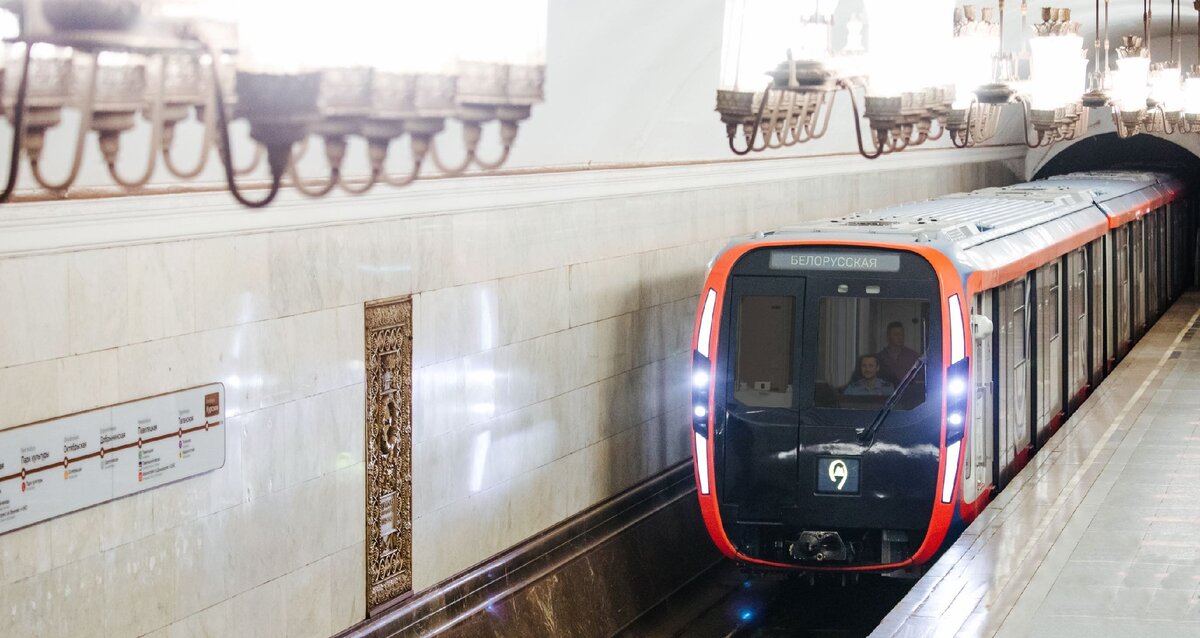 новый поезд московского метрополитена с "ДНК" Italdesign