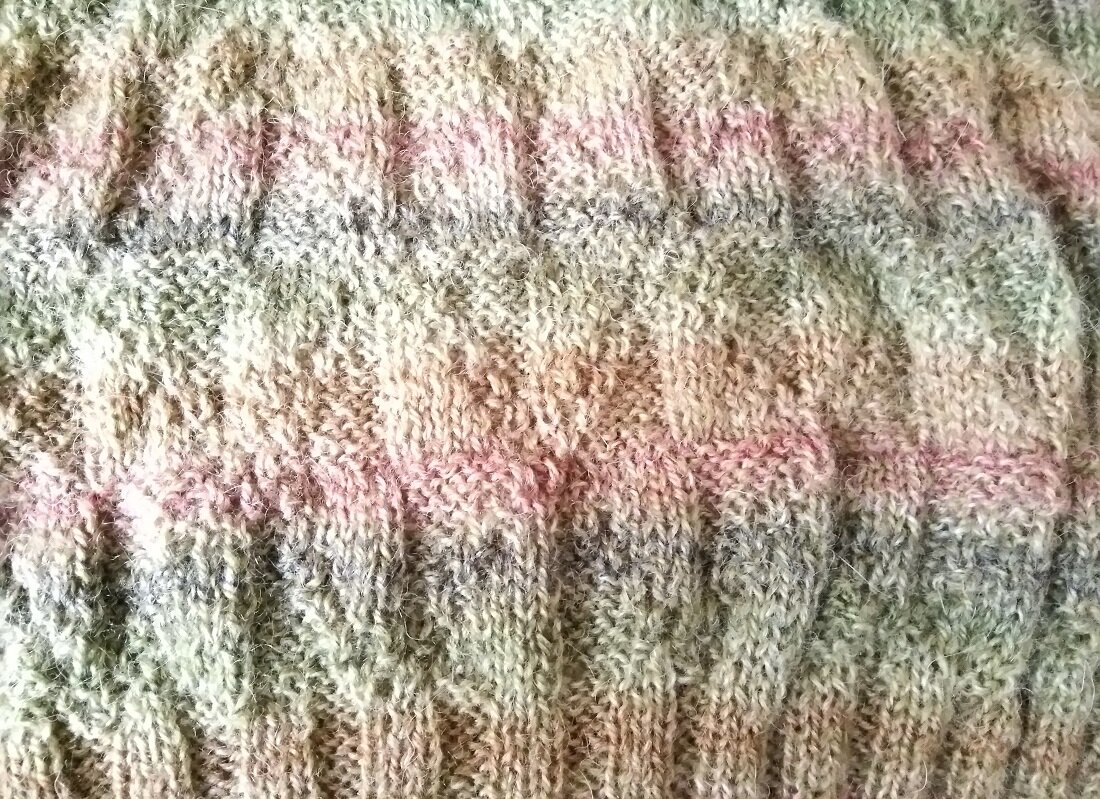 Вот так располагаются цвета при вязании.