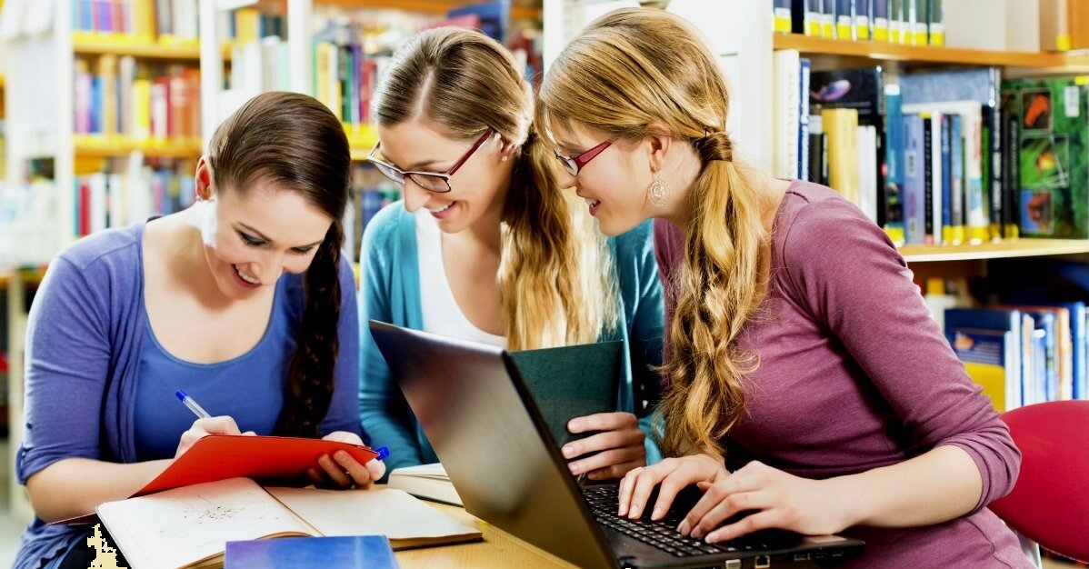 Сайт библиотека студента. Студенты в библиотеке картинки. Students in Library. Студенческая библиотека картинка. Картинка учебная литература для иностранных студентов.