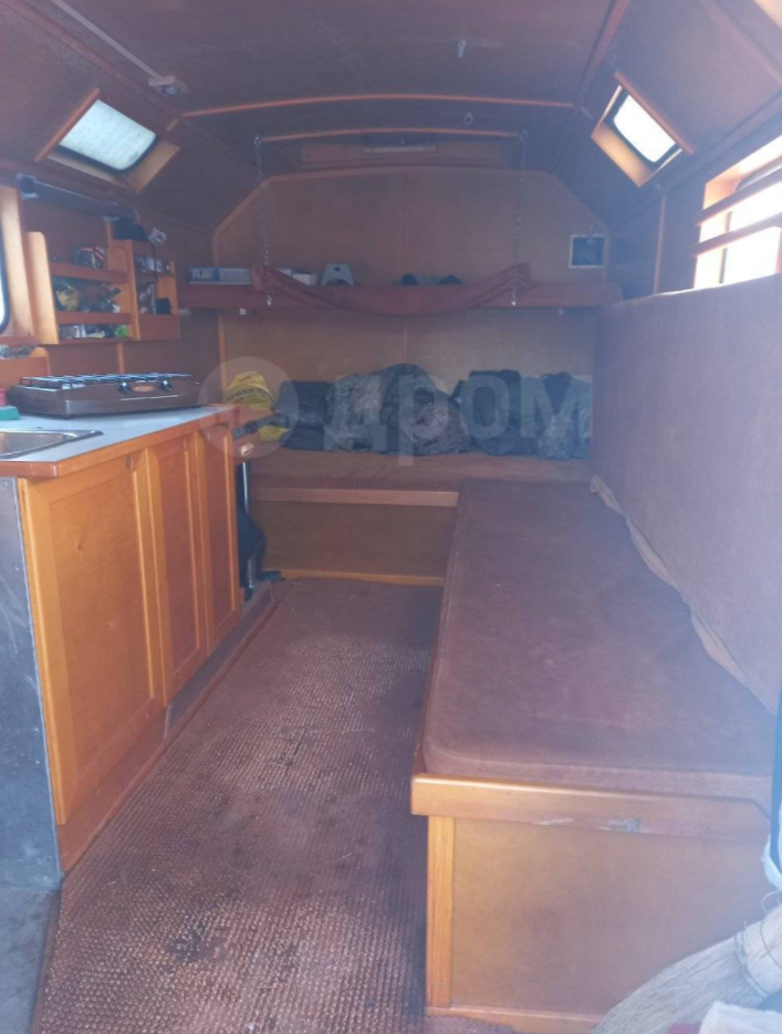 Внутри кунга. Фото с сайта Дром.ру. >>>>