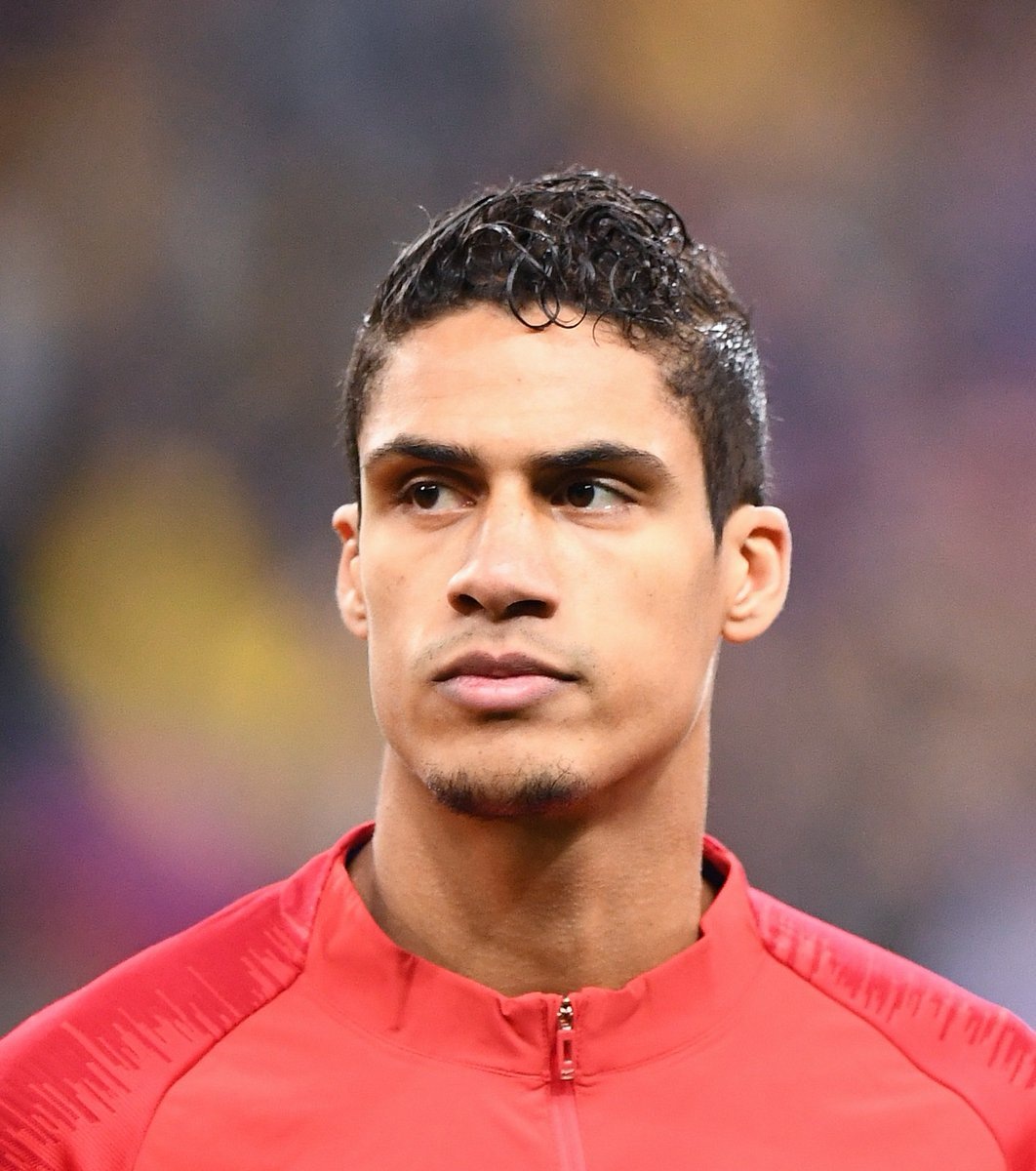Raphaël Varane - 28-летний футболист из Франция. Varane играет с 2011 в Реал Мадрид. Он играет на позиции Центр. защитник. Его рыночная стоимость составляет 70,00 млн €.