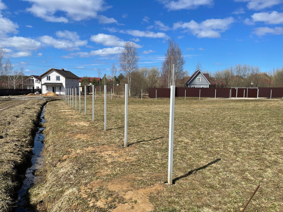 Как установить забор правильно, чтобы не было проблем с соседями ...