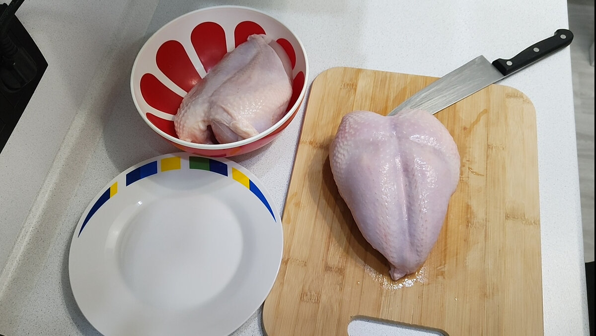 Моем куриную грудку