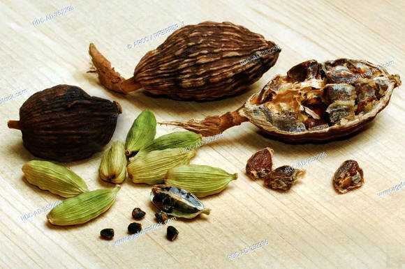  Зеленый и черный кардамон