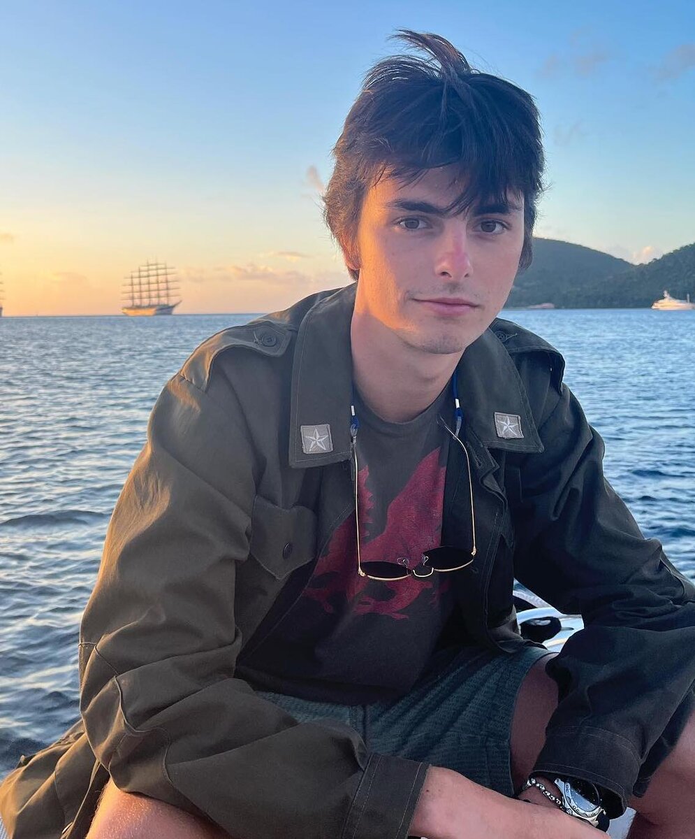 Дилан Дуглас