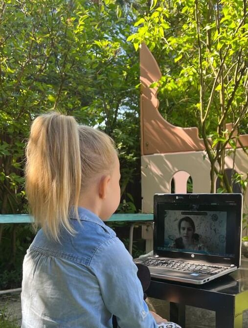 Занятие Анны с моей дочкой.