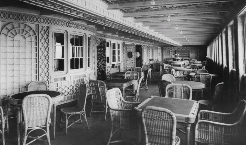 Секция “Кафе Паризьен” первоклассного ресторана на "Титанике".