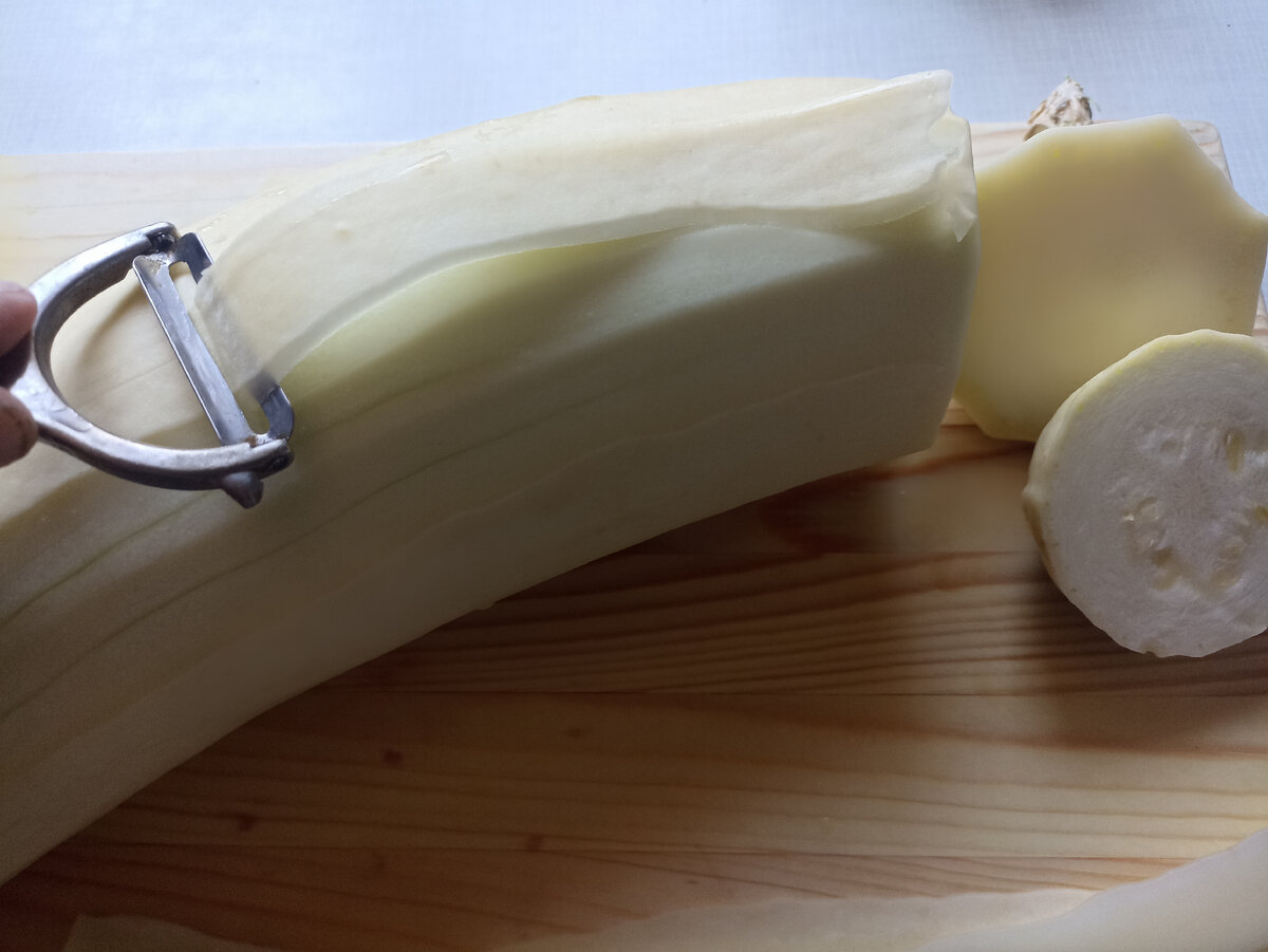 Овощечистка отлично справляется с этой задачей 