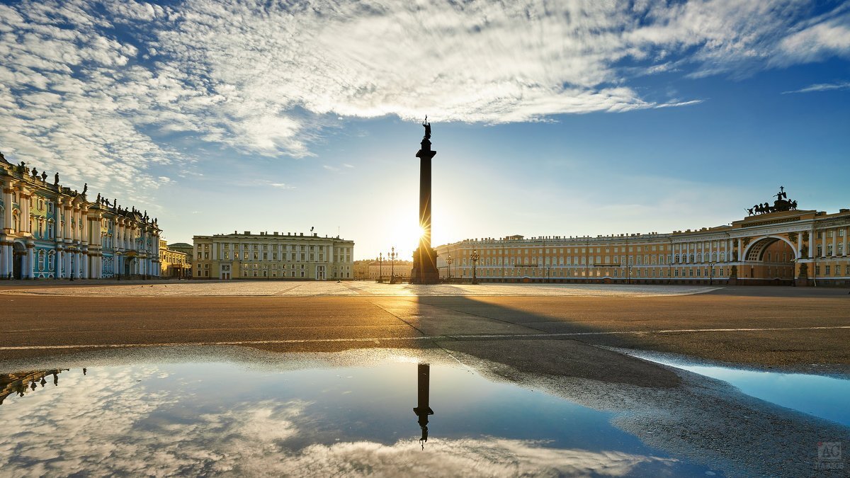 Фото петербурга в высоком. Дворцовая площадь в Санкт-Петербурге. Дворцовая площадь зимний дворец. Дворцовая площадь и Васильевский остров. Дворцовая площадь и Сенатская площадь.