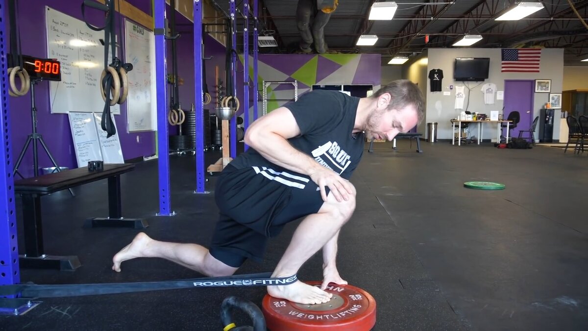   Squat University/youtube.com