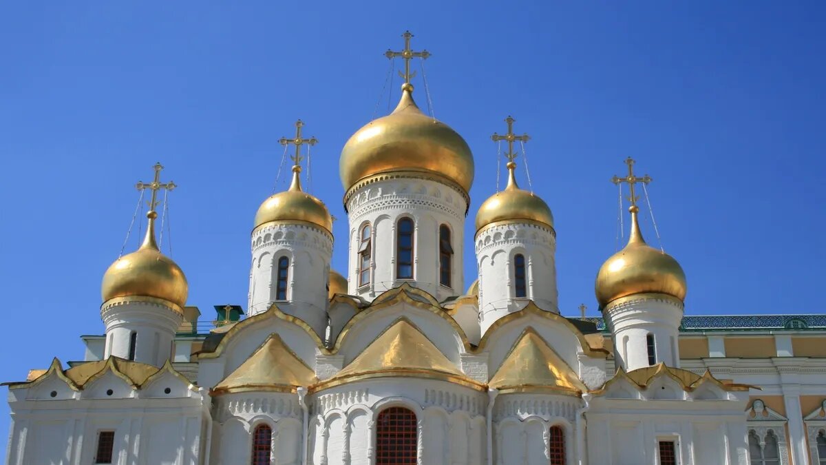 В этот день обязательно рисуют кресты. Фото: pxhere.com 