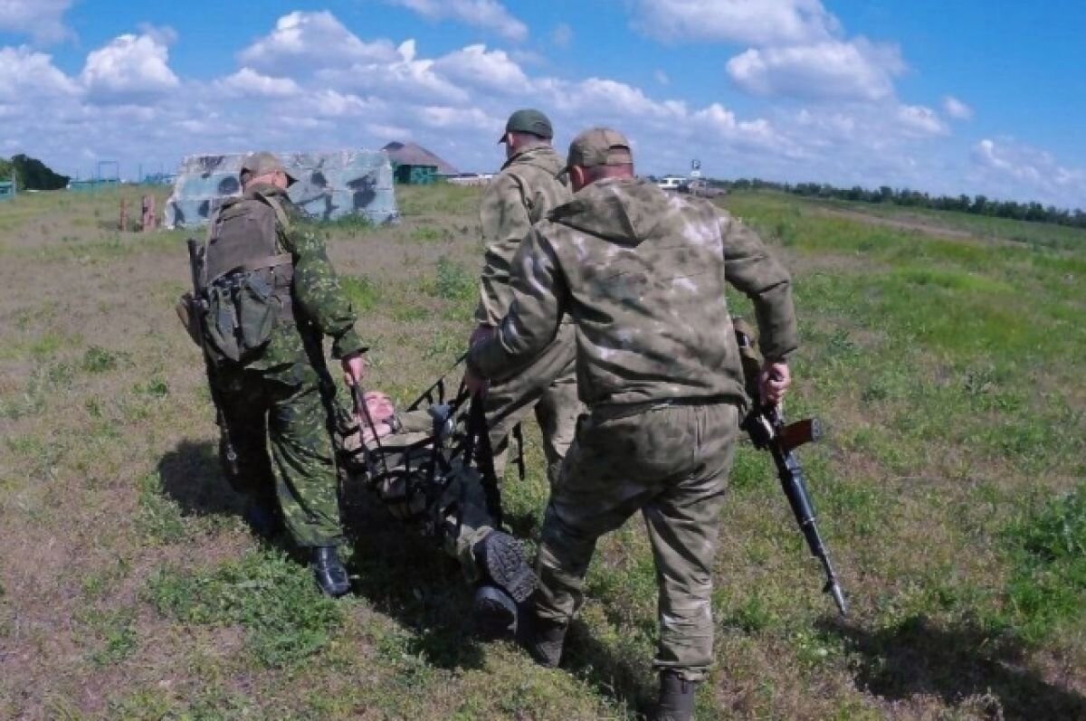    В Самаре для военнослужащих добровольцы шьют легкие носилки