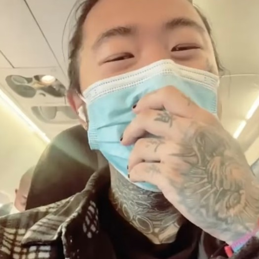 Татуировщик по имени Эшер из Калифорнии. Напомним: был такой Мауриц Корнелис Эшер (1898-1972) – голландский художник, известный своей завораживающей концептуальной графикой. Работы последнего достаточно часто находят свое место в татуировке.