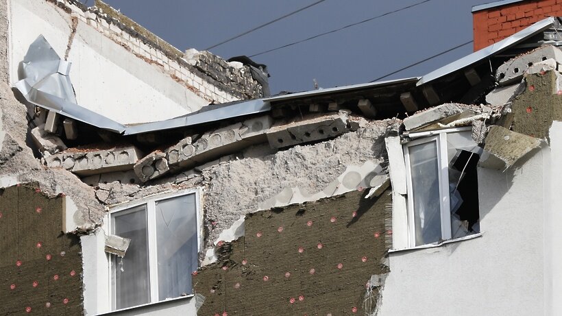    Вид на жилой дом на улице Губкина 42г в Белгороде, поврежденный в результате обстрела ВСУ. ©Таисия Лисковец РИА Новости