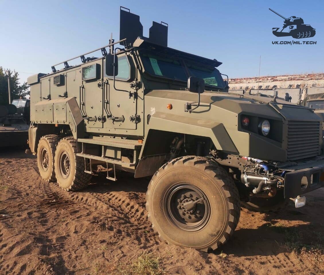 Автомобиль ахмат военный фото