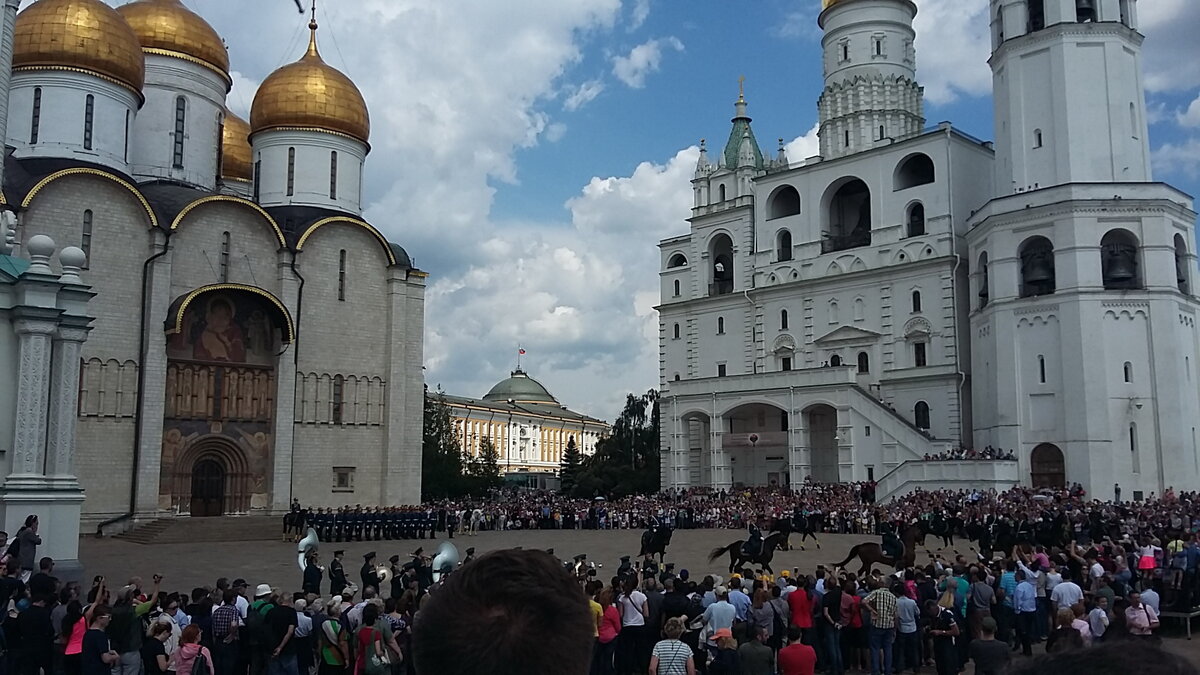 Церемониальный развод пеших и конных караулов Президентского полка. Соборная площадь, Кремль, 2019 год.  Фото автора 