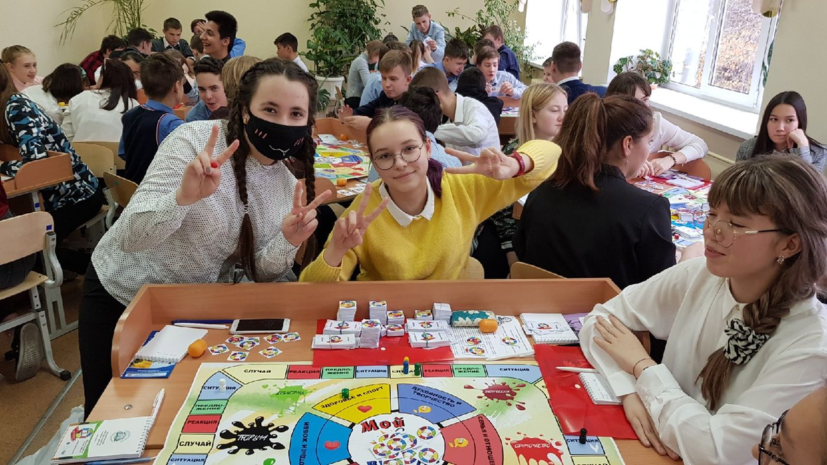  В игровых сессиях уже успели принять участие почти 300 молодых учеников школ, колледжей и средних специальных учебных заведений Тюмени, а также других регионов России и стран ближнего зарубежья.