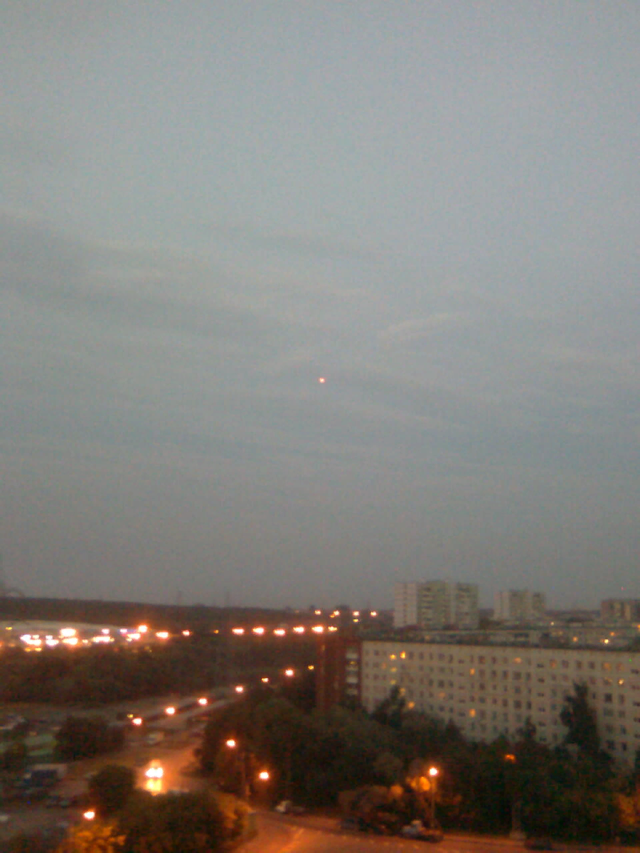 Китайский фонарик. Москва. 14 июля 2012 год. 22:43.  