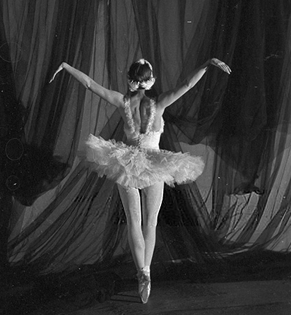 Майя Плисецкая в балете "Лебединое озеро"