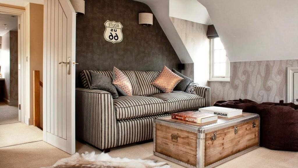 Винтажный диван из старого сундука своими руками