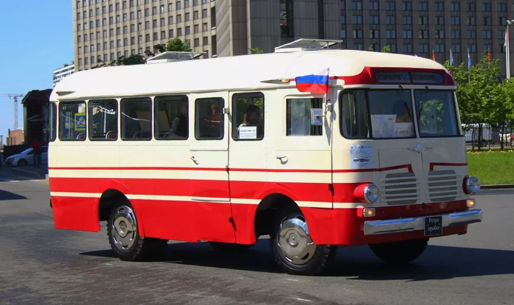 Раф автобус. РАФ-251. РАФ-976/251. РАФ 976м. РАФ-251 автобус