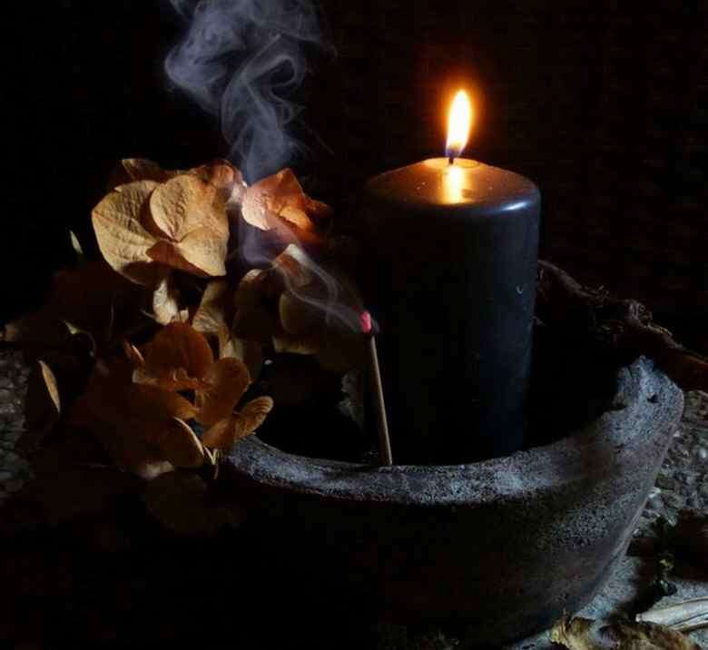 Я ни в коем случае не пропагандирую Чёрную Магию, оккультные науки,колдовство и ведьмарство, Магию Вуду и Магию Таро,напротив,как человек владеющий этими знаниями и имеющая определенные познания и силу,хочу предостеречь Тебя от понимания того,что знать тебе и не надо. Не пытайся,что то понять,постичь,чему то научиться и уж тем более совершить,какой то обряд колдовста или магического воздействия.Несомненно, кроме вреда тебе это ничего не принесёт.Не пытайся стать одним из нас, не пытайся стать избранным.