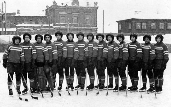 Команда "Буревестник" 1956г. на площадке стадиона "Динамо"