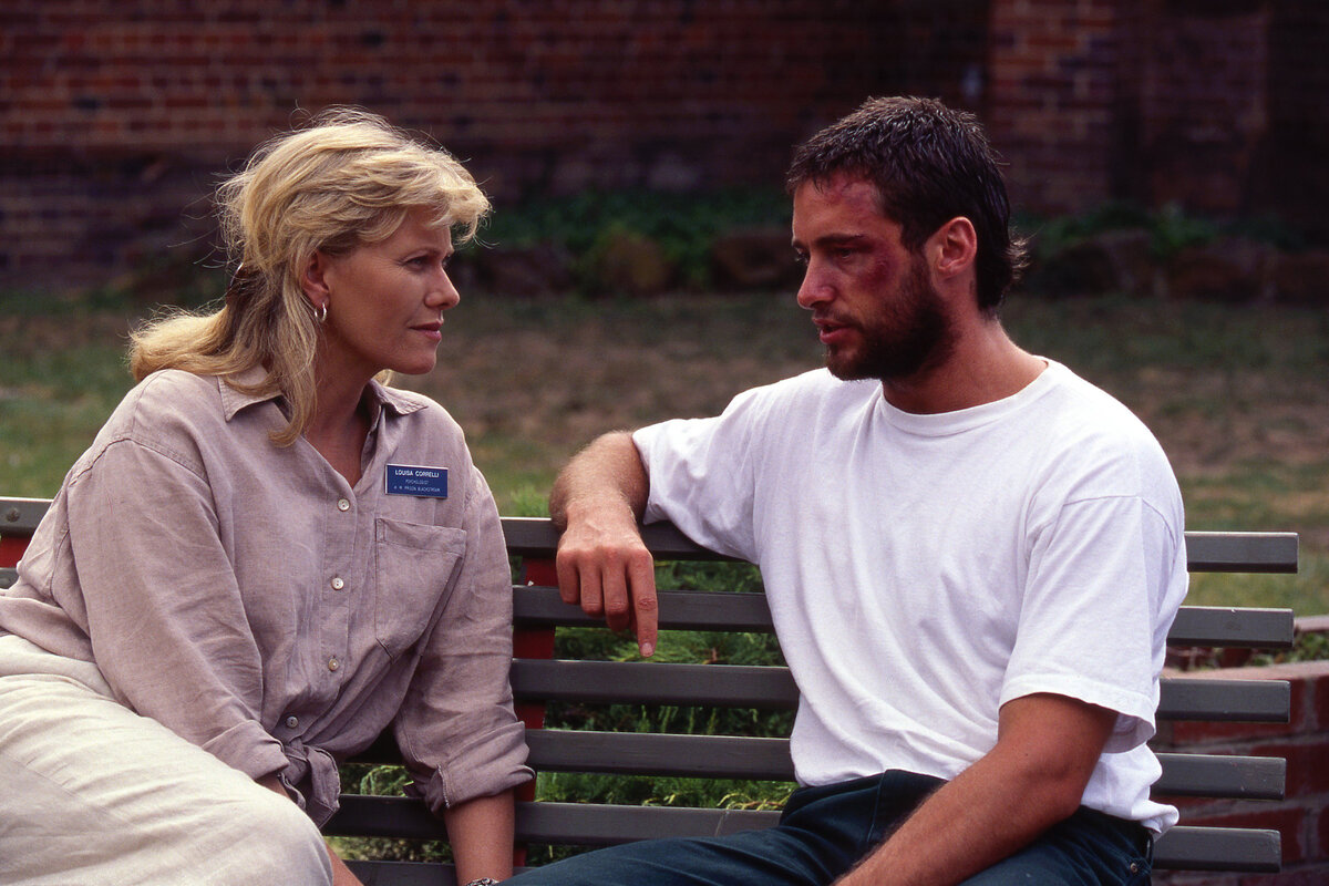 Кадр из сериала "Корелли", 1995 г.