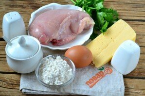 Подготовьте все необходимые ингредиенты. Подробнее: https://povar.ru/recipes/kurinye_otbivnye_v_syrnom_klyare-48345.html