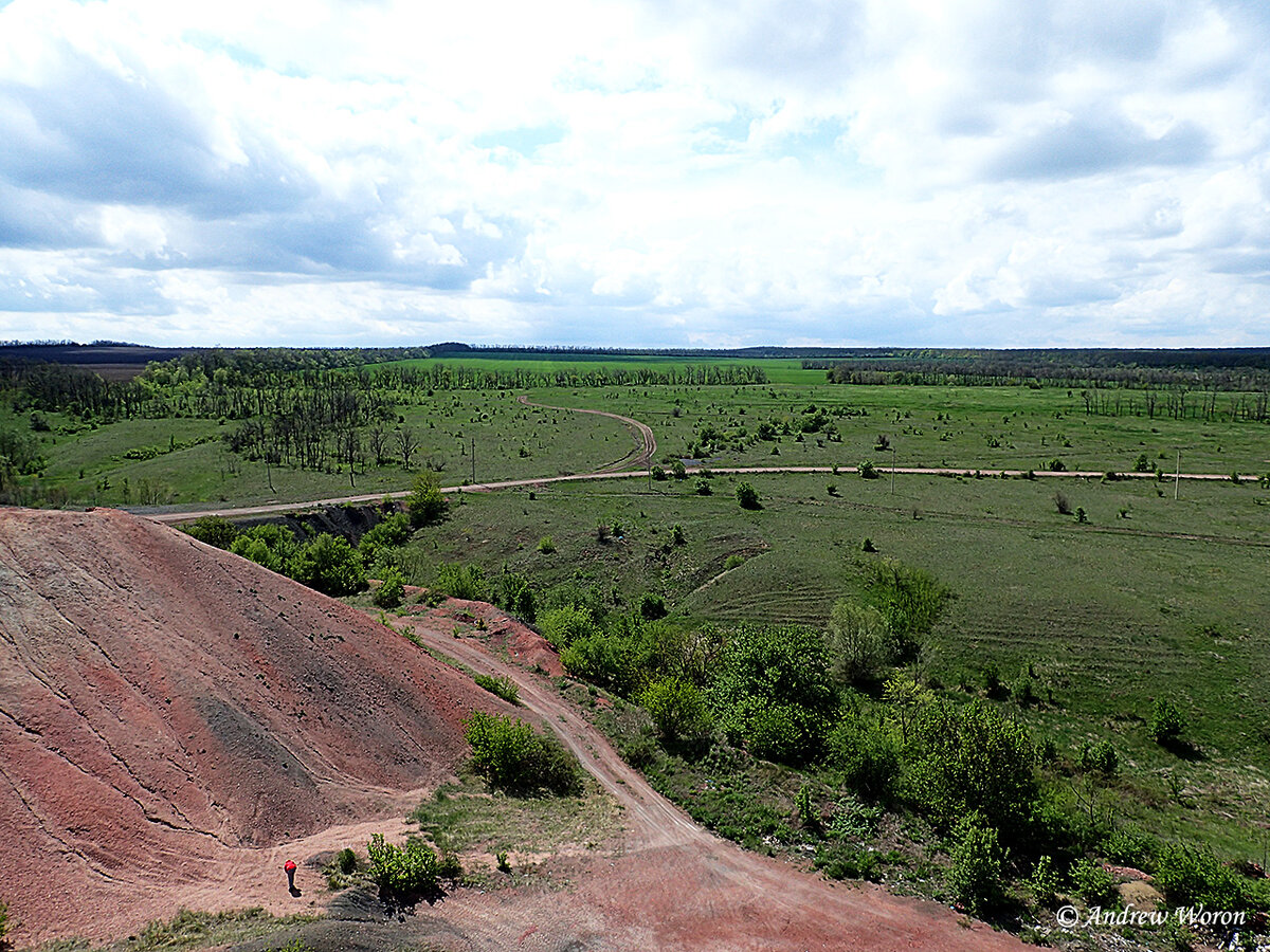 овраг балка террикон. овраг на равнине. терриконы что это такое окружающий мир. овраг балка террикон. многолетние травы на склонах оврагов.