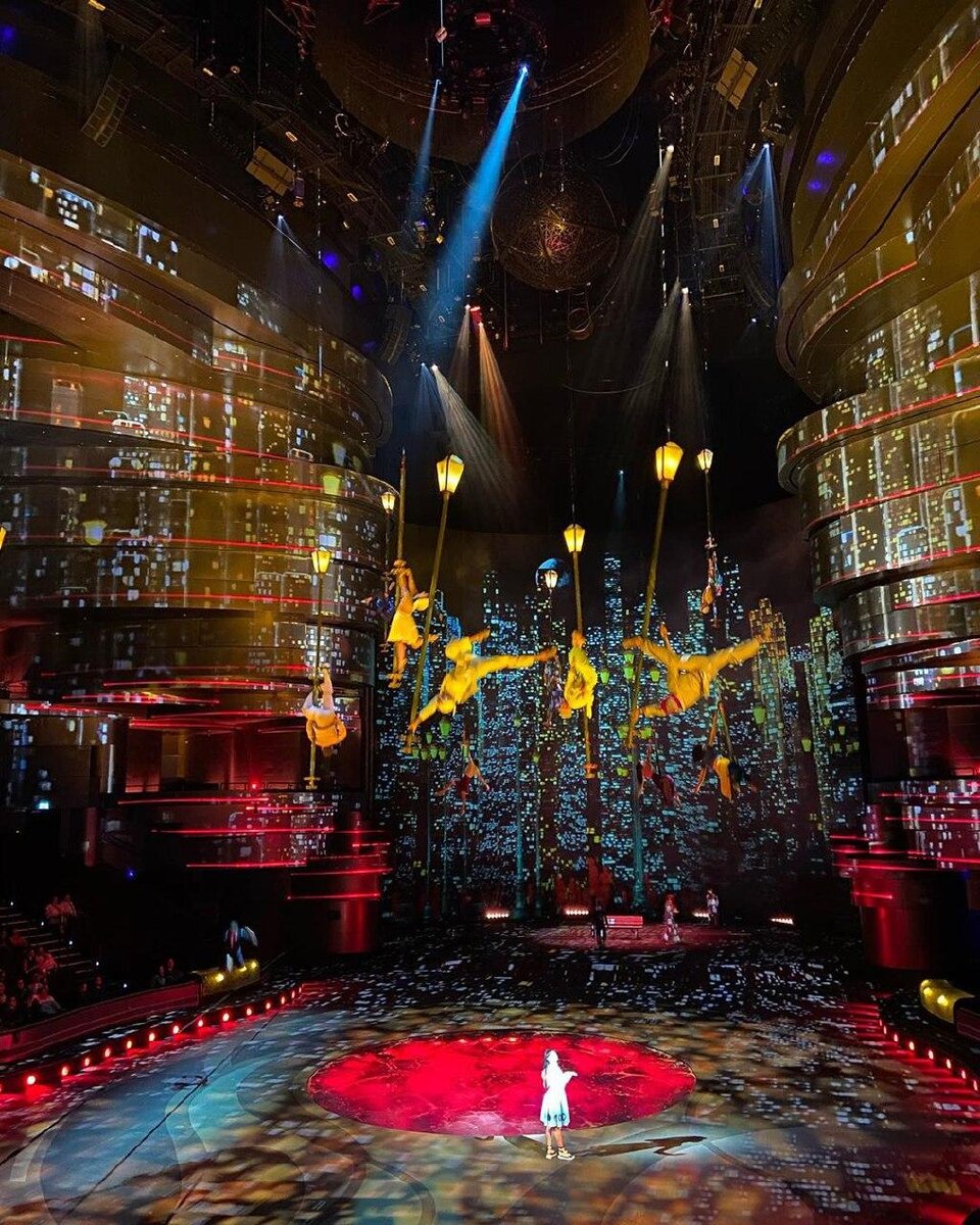 Шоу La Perle Дубай. Фото -Touristino.com