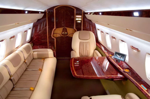 Интерьер современных Як-40 ВИП
