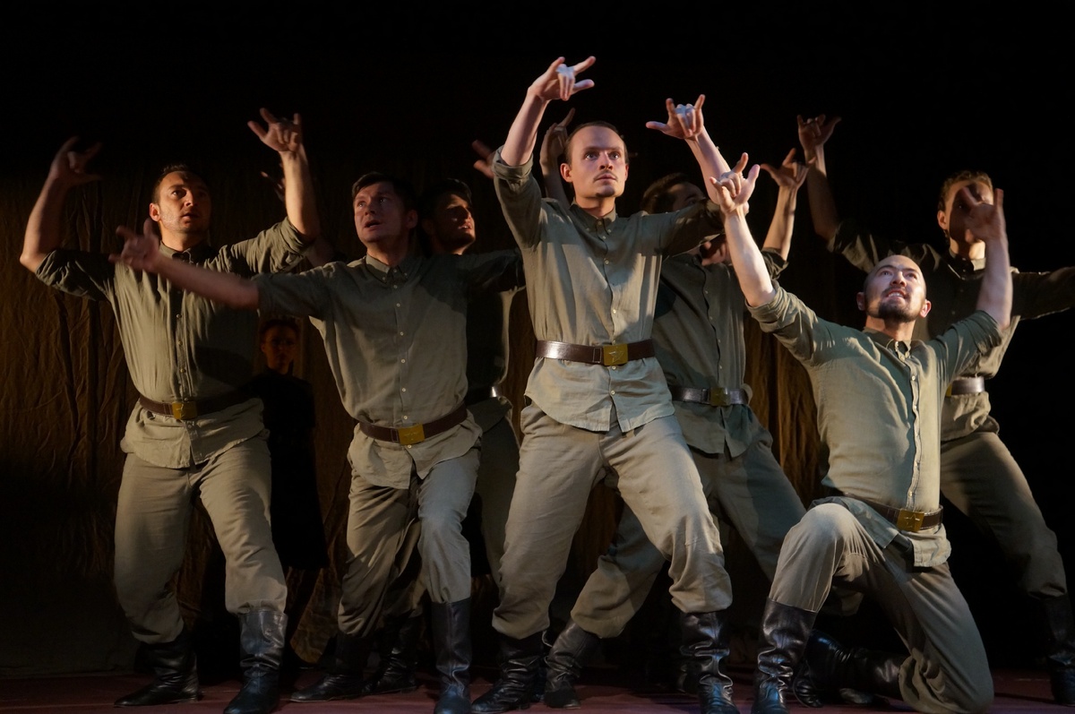 Фото: спектакль Здесь птицы не поют, театр Недослов; artecostation