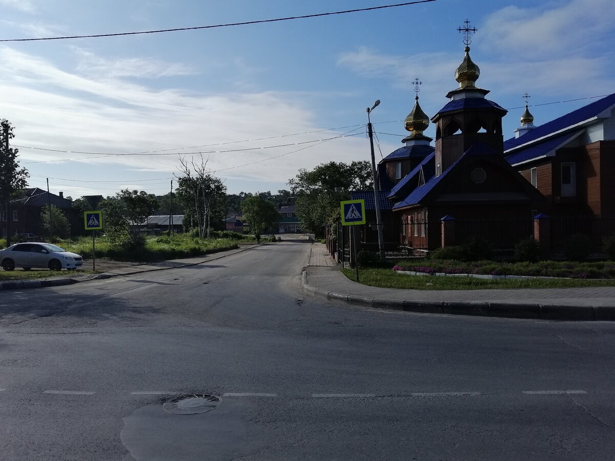 Улица крутая. Гвардейская город Корсаков. Улицы города Корсакова. Город Корсаков кладбище. Город Корсаков улицы.