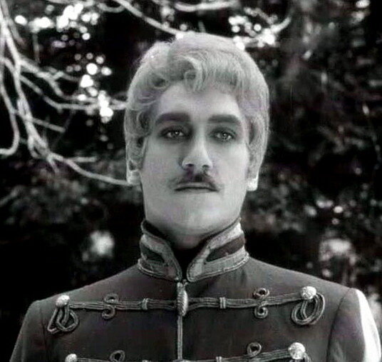 фото: https://www.kino-teatr.ru  (в фильме-спектакле «На всякого мудреца довольно простоты»)