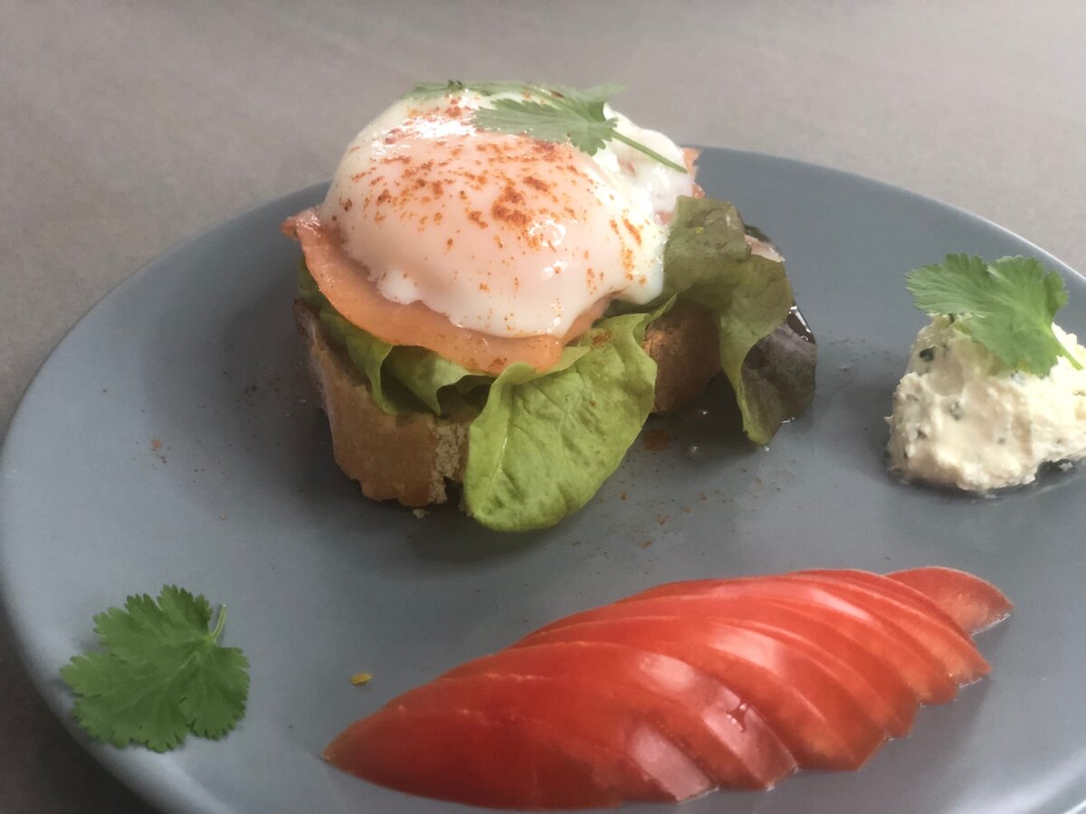 Завтрак с яйцом пашот