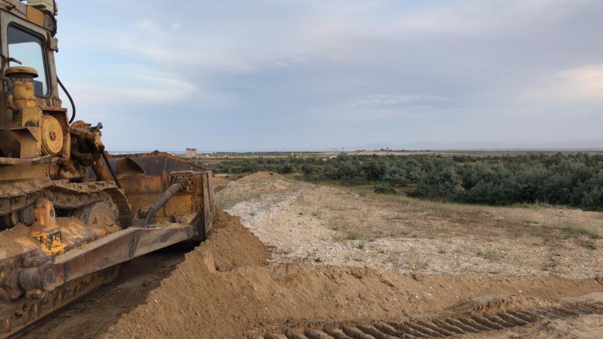 Строительство дома из оцилиндрованного бревна на берегу моря