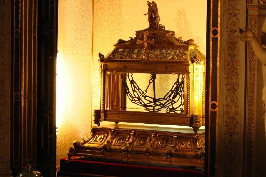 Источник изображения: ok.ru, вериги апостола Петра (находятся в церкви Сан-Пьетро-ин-Винколи, Рим)