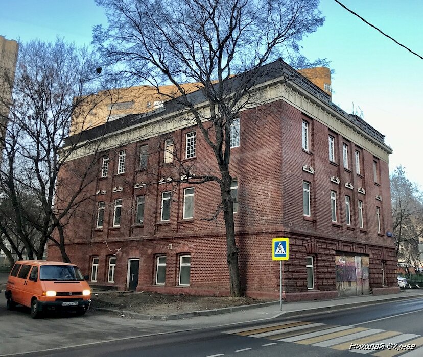 Токмаковый переулок. Токмаковый переулок. Токмаков переулок 11. Храм воскресения христова и покрова богородицы в токмаковом переулке. Токмаковый переулок.