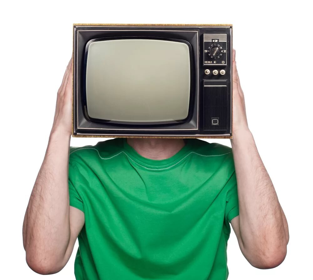 Картинка тв мене. Телевизор на голове. Человек с головой телевизора. Телек вместо головы. Человек с бошкой телевизор.