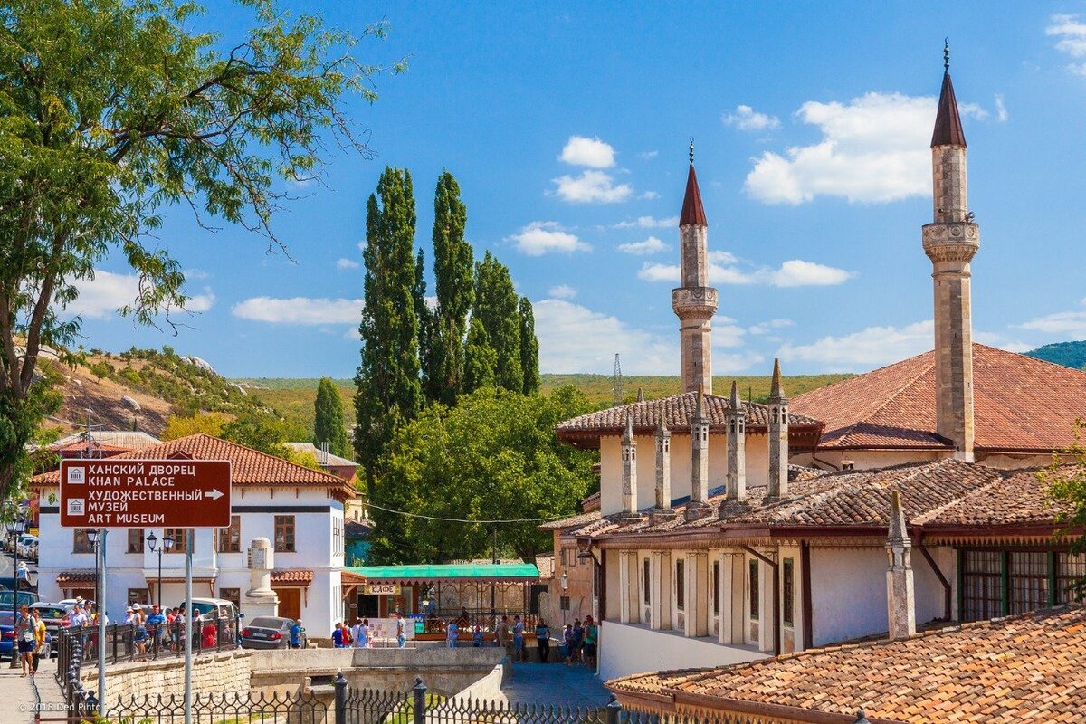 Мечеть и ханский дворец в Бахчисарае