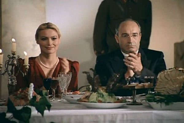 Кадр из фильма "Пиры Валтасара, или Ночь со Сталиным". Лариса сыграла жену Берии.