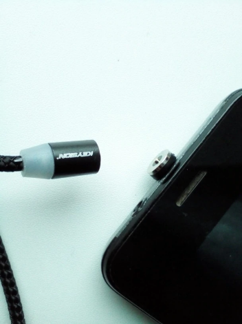 Рассказываю что выбрать для смартфона: шнур или магнитный кабель?