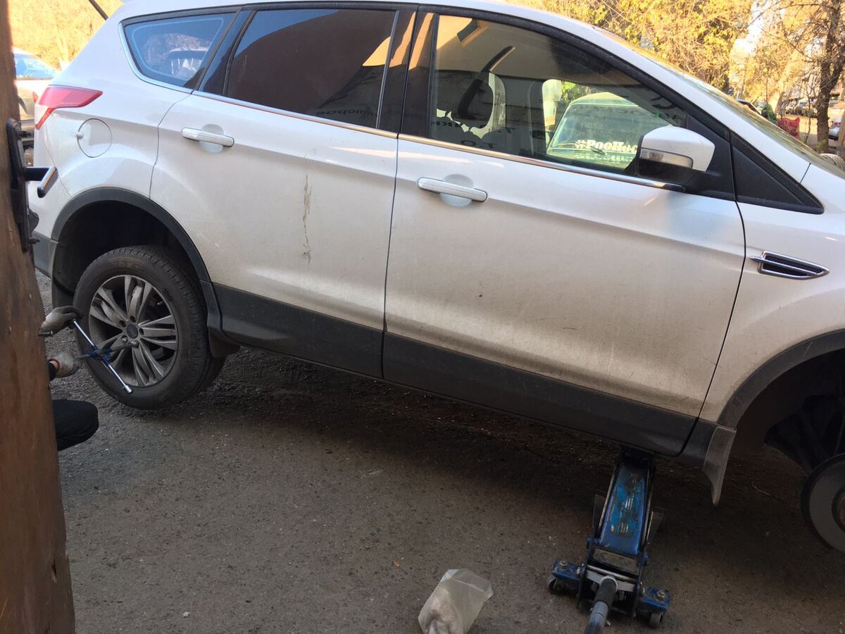 "Даже опытные водители забывают": что нужно сделать до "переобувки"