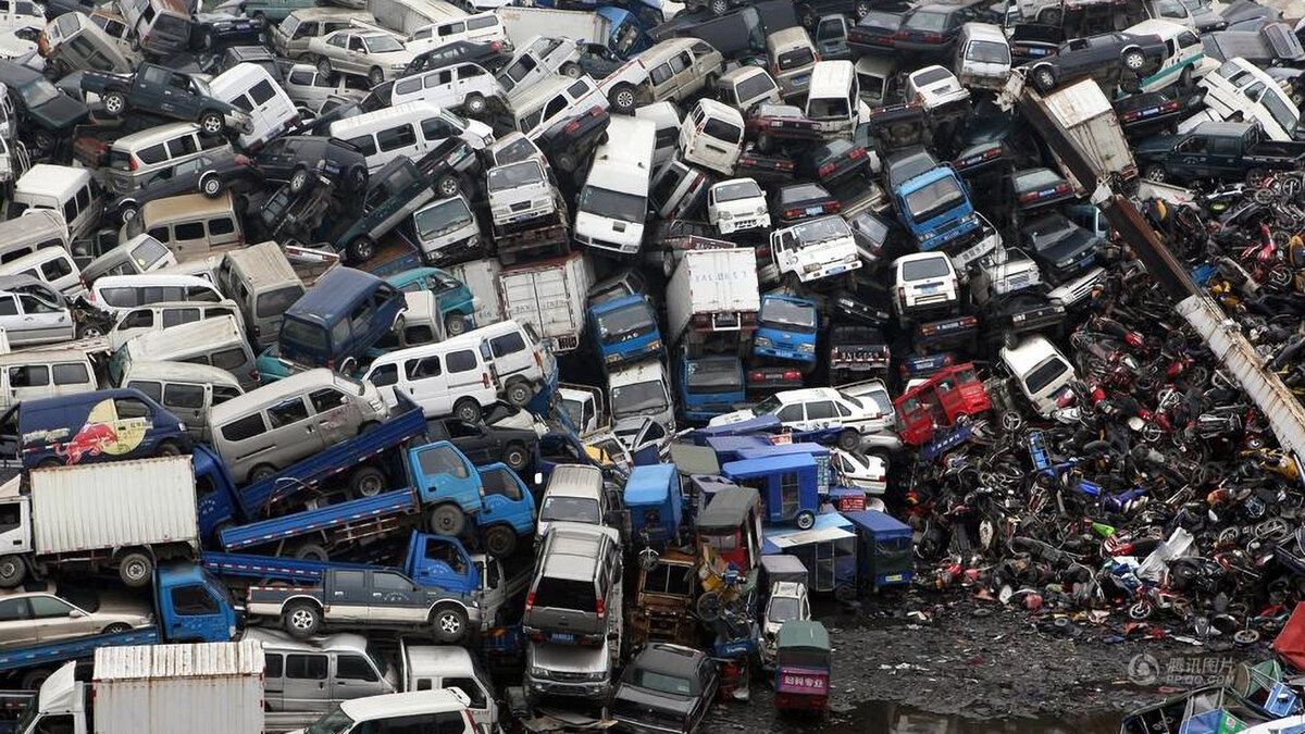 Картинка взята с открытого источника Яндекс Картинки. Ссылка: https://yandex.ru/images/search?from=tabbar&text=свалка%20автомобиля%5C&p=1&pos=54&rpt=simage&img_url=https%3A%2F%2Fst4.depositphotos.com%2F21607914%2F24105%2Fi%2F1600%2Fdepositphotos_241059410-stock-photo-aerial-view-junkyard-piled-high.jpg