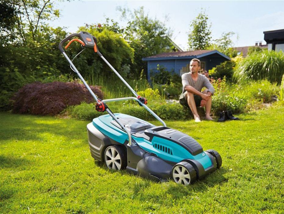 Помощница электрическая газонокосилка