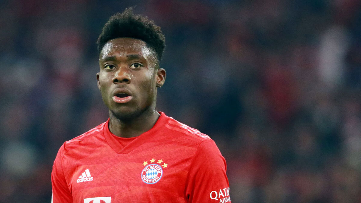 Роналдиньо псж. Гринвуд манчестер юнайтед. Футболист винисиус джуниор. Лучшие молодые футболисты. Самые известные вратари.